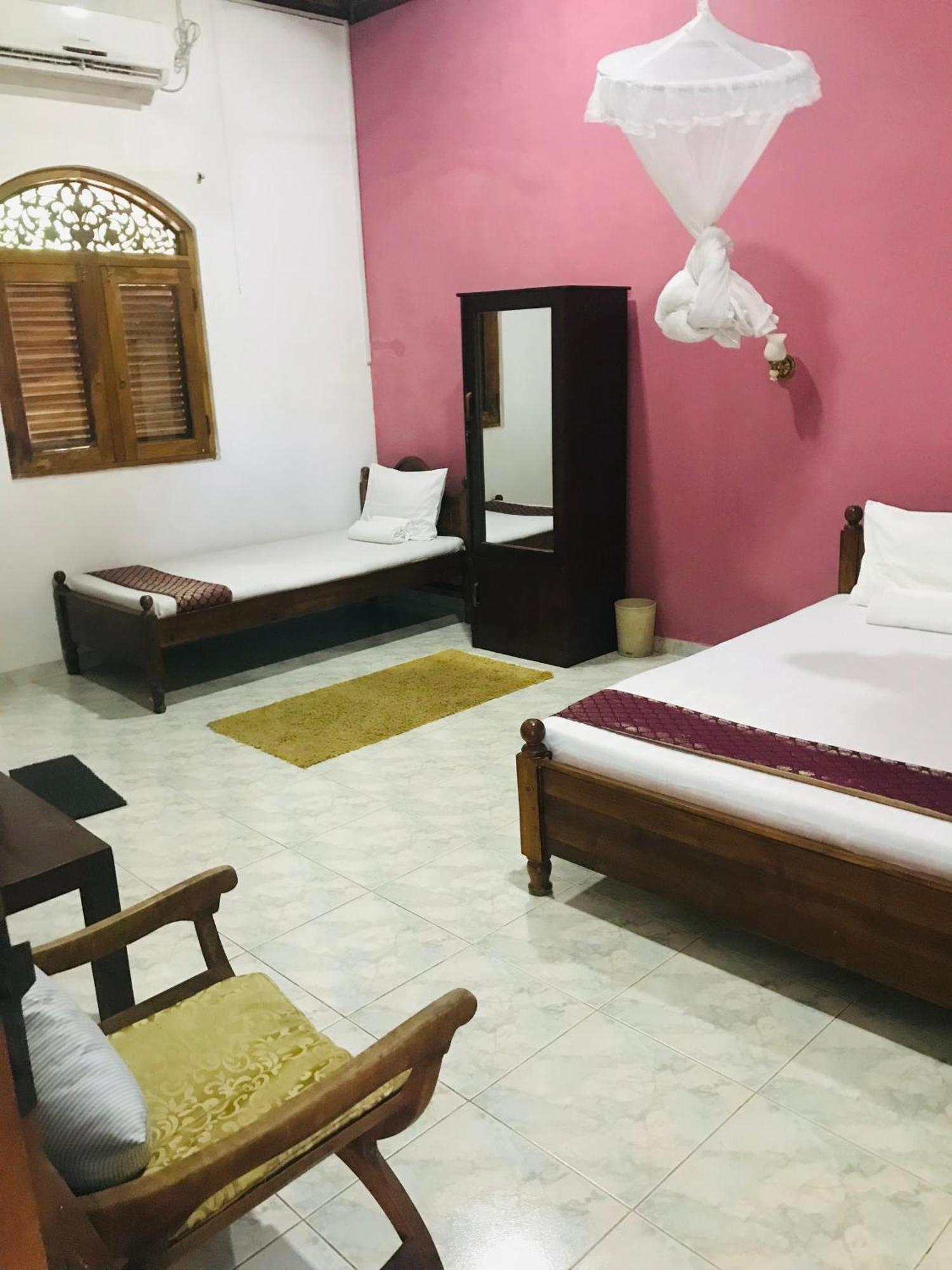 Leijay Garden Retreat Hotel Galle Exterior photo