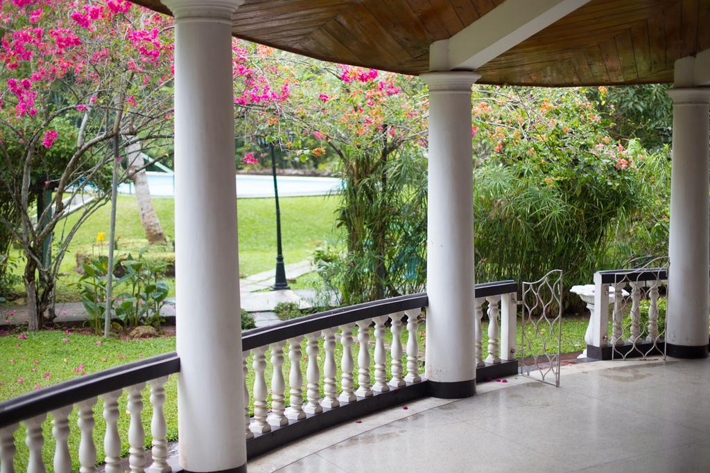 Leijay Garden Retreat Hotel Galle Exterior photo